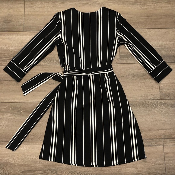 H&M stripped black and white dress - Picture 2 of 3